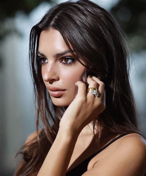 hottest women gifs|It's official: Emily Ratajkowski just created the sexiest GIF of all time.